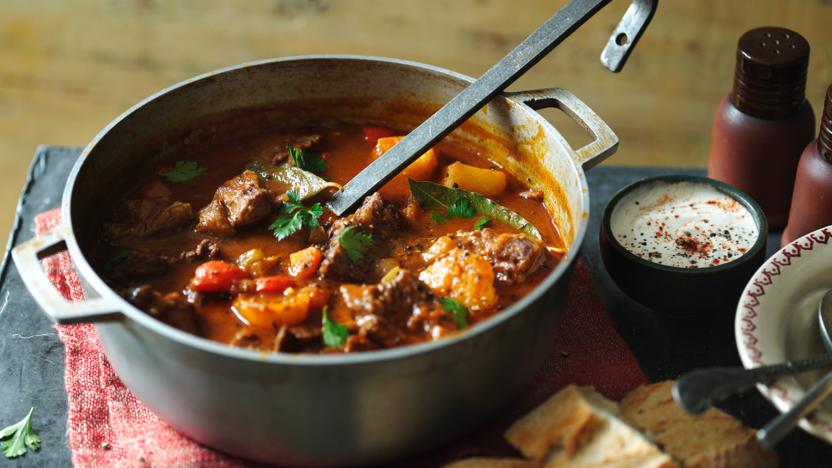 Goulash And Folklore show on Budapest River Cruise