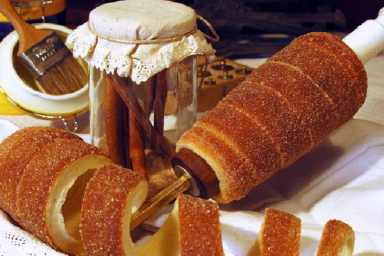 Kürtőskalács - Hungarian paprika